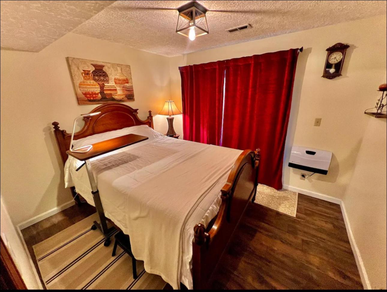 Private Level Of The House With Spa Gresham Bagian luar foto